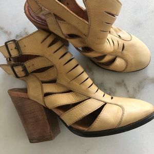 NIB Free People Hayes Heel Leather Cutout Boots